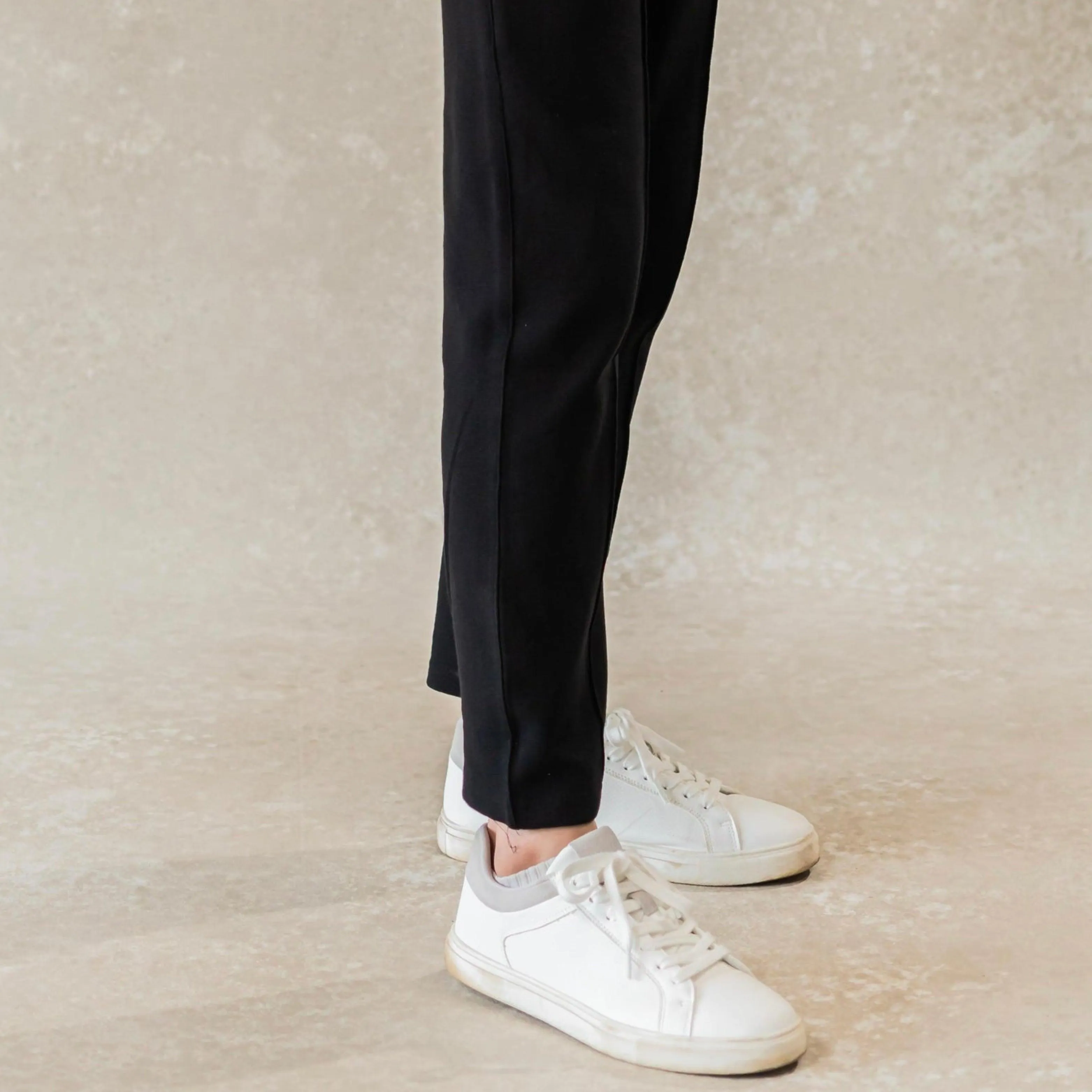 Black Jogpants (High Waist)