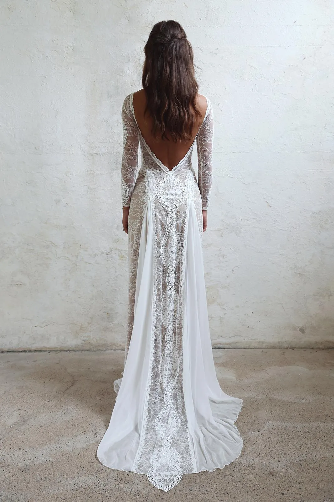 Lace Bohemian Wedding Dresses French Lace Long Sleeve Boho Chic Dress Open Back Bridal Gowns vestido de noiva 2020