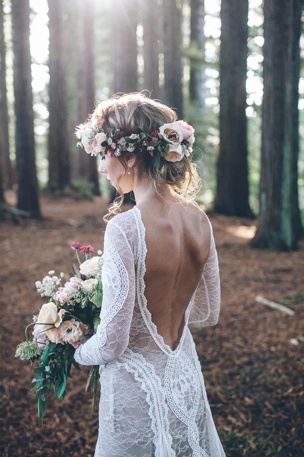 Lace Bohemian Wedding Dresses French Lace Long Sleeve Boho Chic Dress Open Back Bridal Gowns vestido de noiva 2020