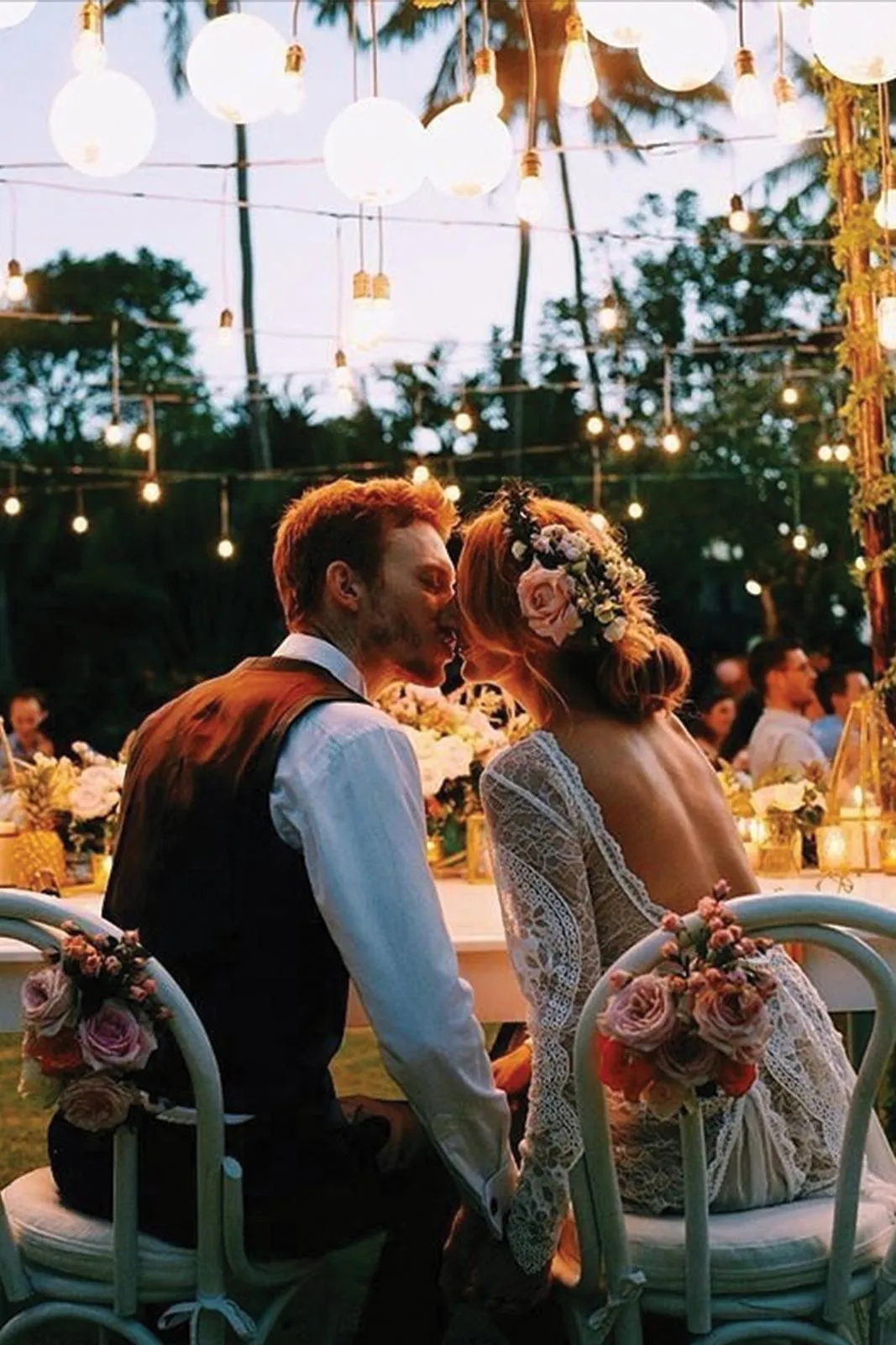 Lace Bohemian Wedding Dresses French Lace Long Sleeve Boho Chic Dress Open Back Bridal Gowns vestido de noiva 2020