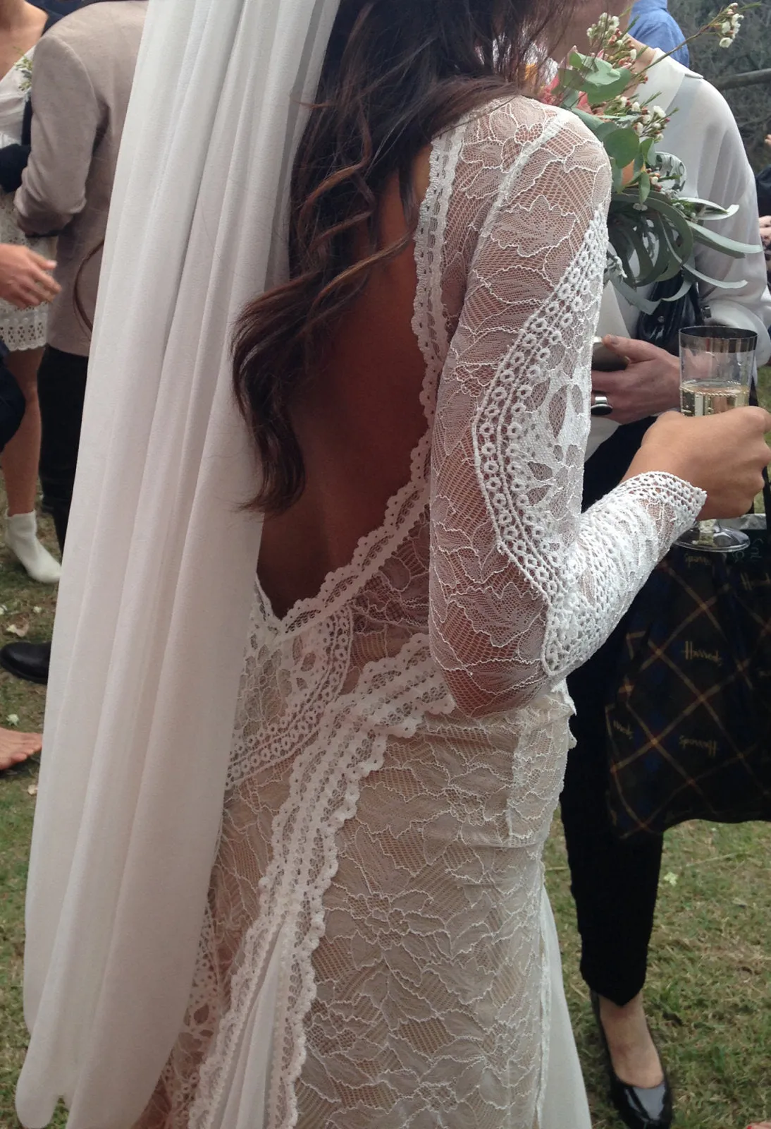 Lace Bohemian Wedding Dresses French Lace Long Sleeve Boho Chic Dress Open Back Bridal Gowns vestido de noiva 2020