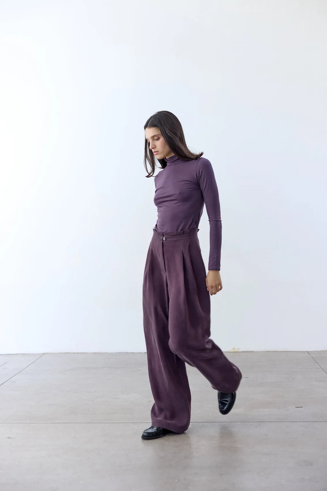Pleated High-Waist Trousers Cupro - Berenjena