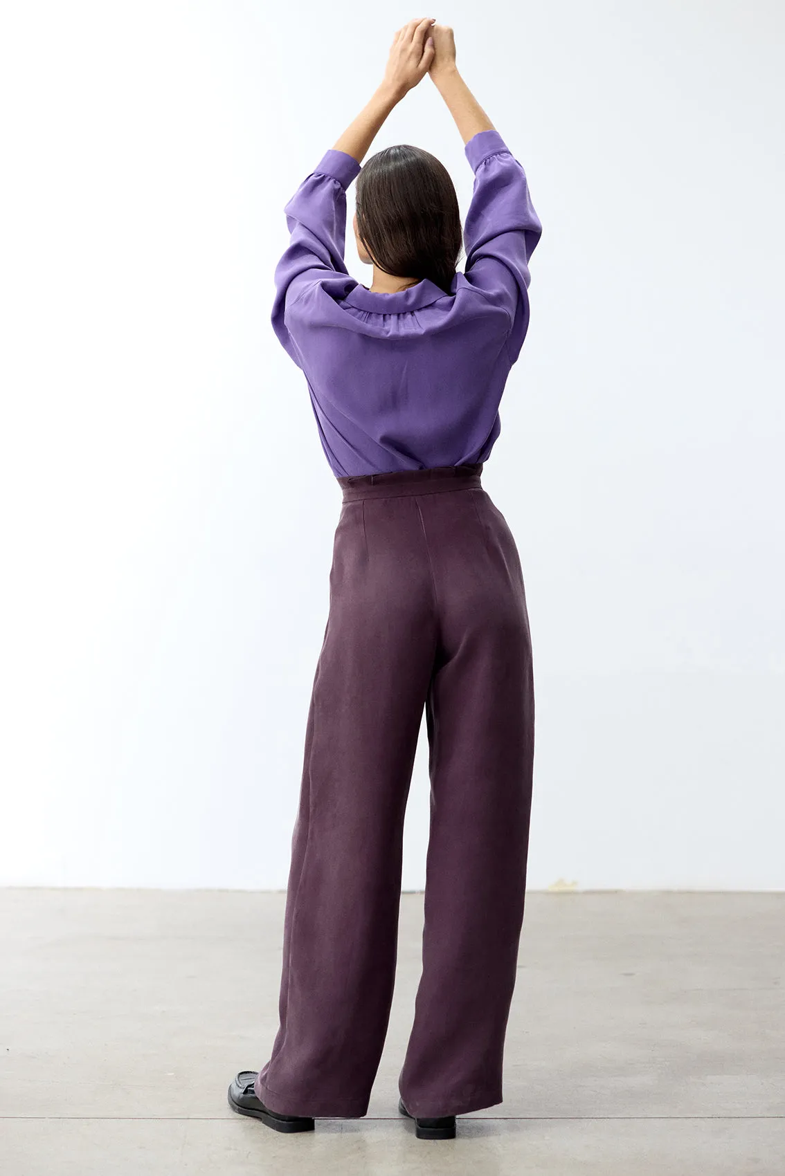 Pleated High-Waist Trousers Cupro - Berenjena